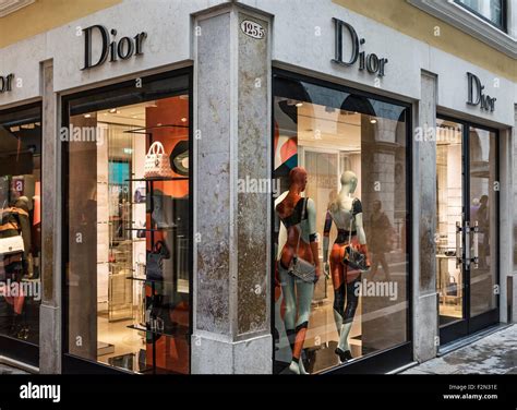 how many dior stores are there in the world|dior italia.